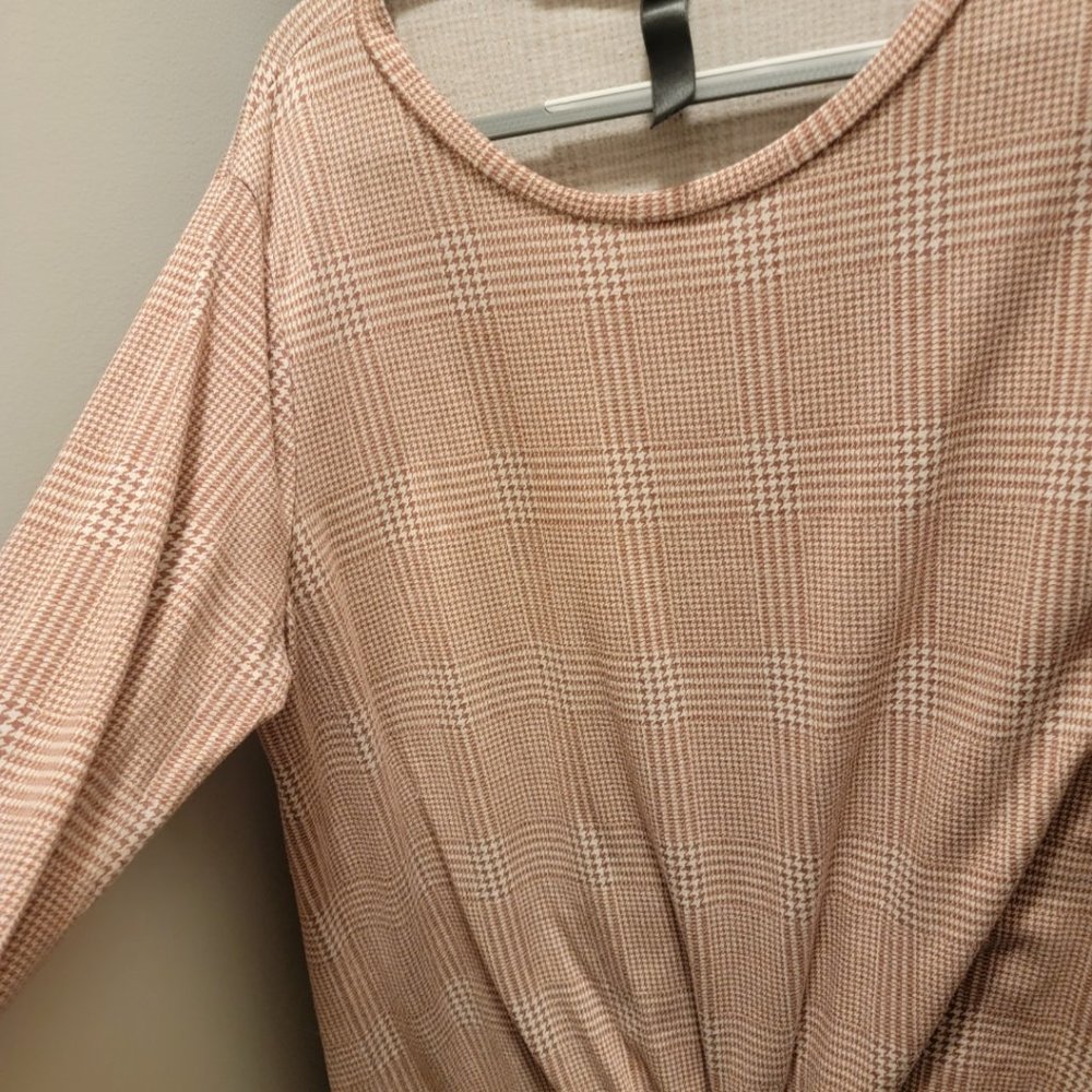 Agnes & Dora Tie front long sleeve top